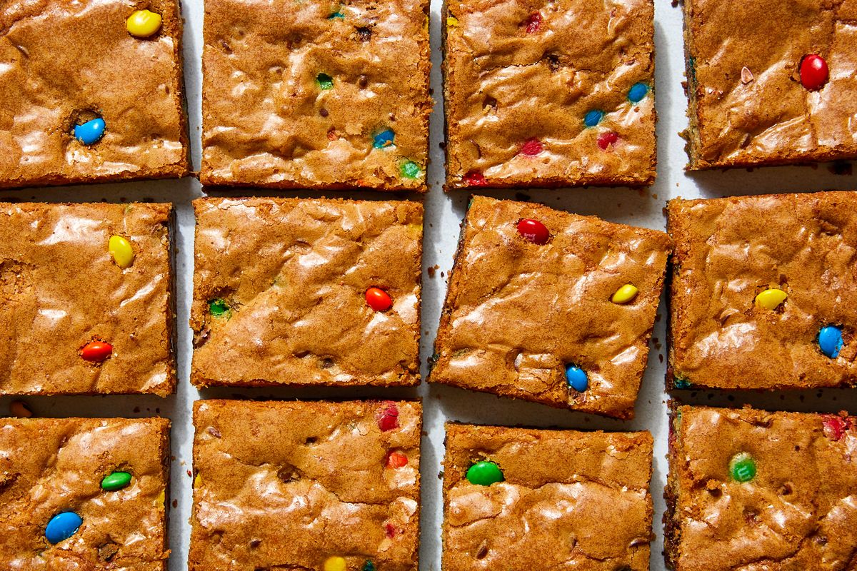 mm cookie bars cut into squares