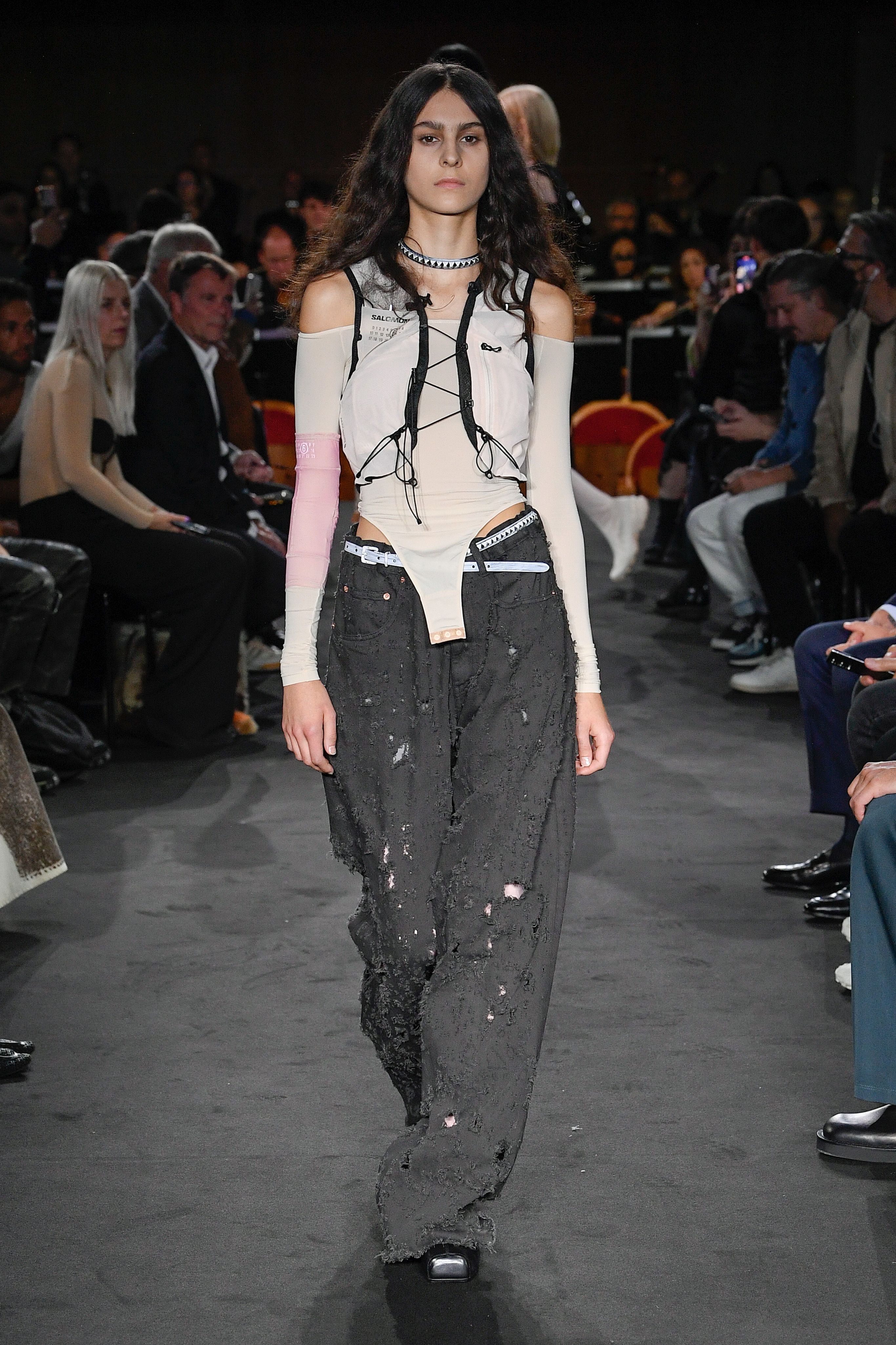エムエム6 メゾン マルジェラ(MM6 MAISON MARGIELA)」2023春夏 エムエム6 メゾン マルジェラ(MM6 MAISON MARGIELA)」2023春夏