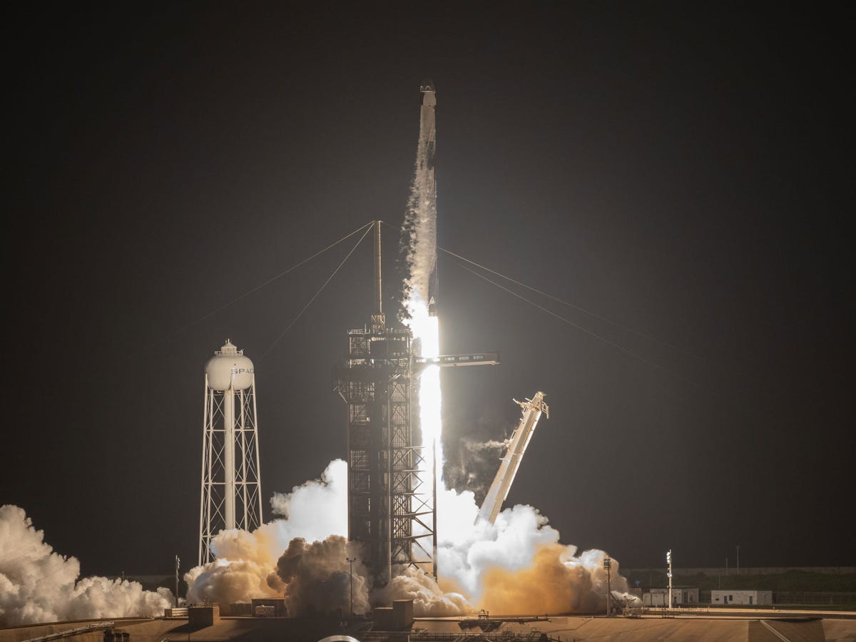 Op 15 september 2021 wordt de Inspiration4missie met behulp van een Falcon 9raket van SpaceX gelanceerd vanaf het Kennedy Space Center van de NASA