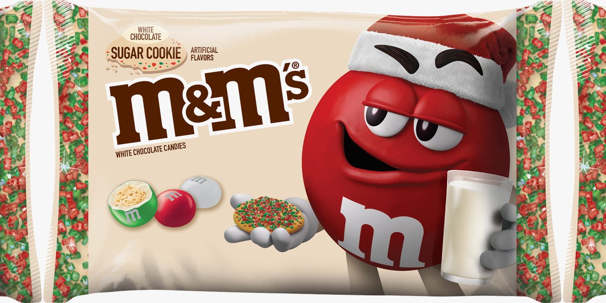 New m m s. M&MS новый. Новогодняя реклама m m's. Печенье с m&m's и шоколадом. Эмемдемс белый шоколад.