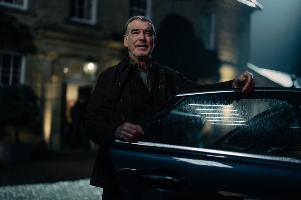 pierce brosnan, mobland'da conrad harrigan rolünde, 9. bölüm, 1. sezon, paramount+ 2025'te yayınlanıyor. fotoğraf kredisi: luke varley/paramount+