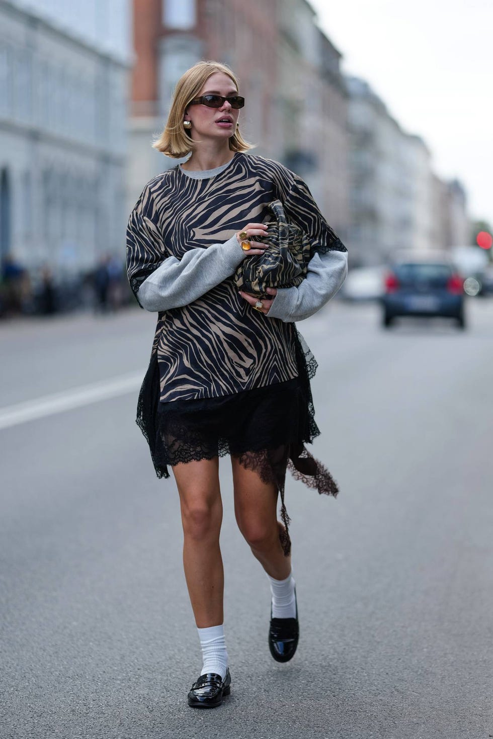 look con mocasines