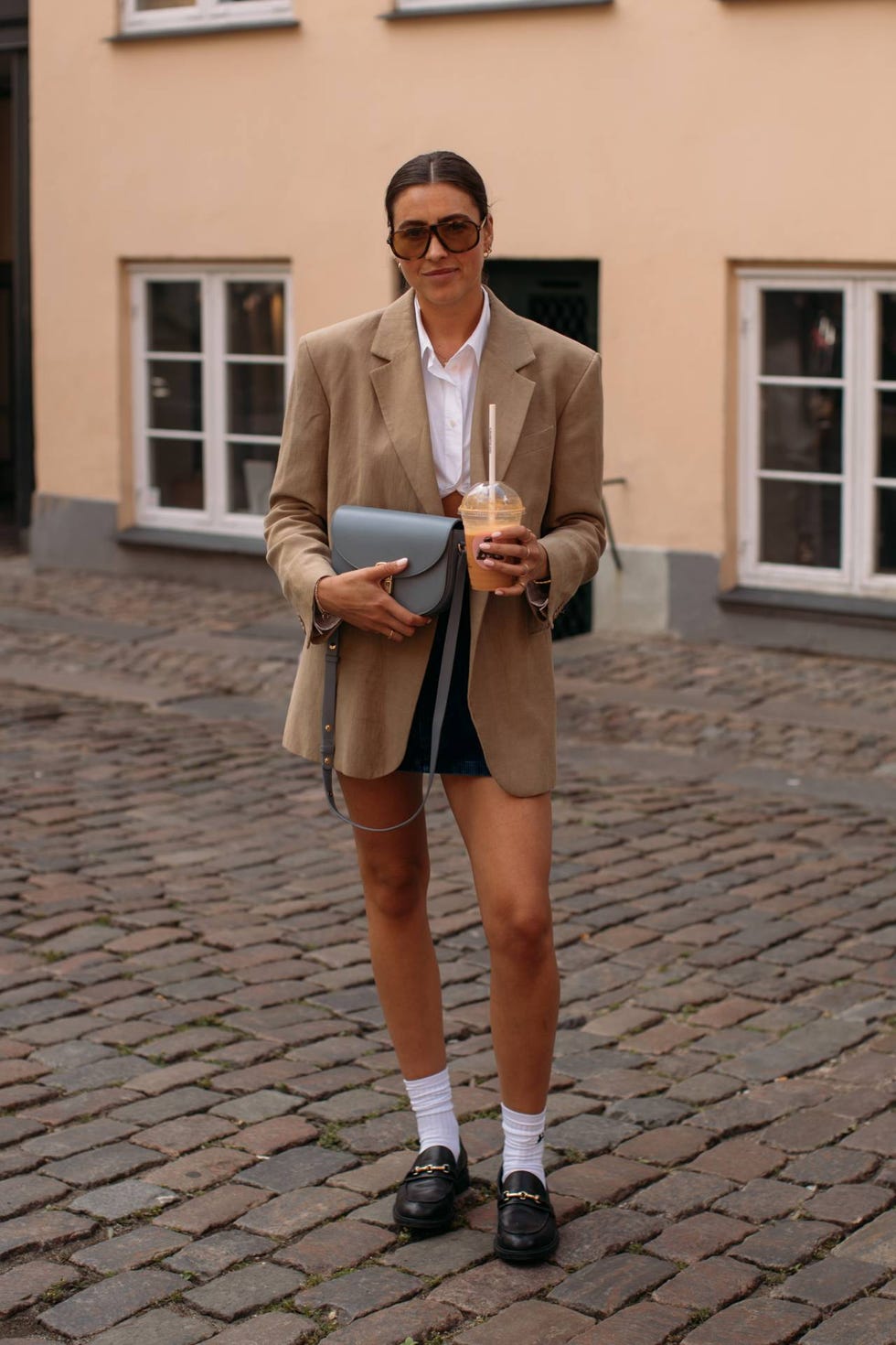 look con mocasines