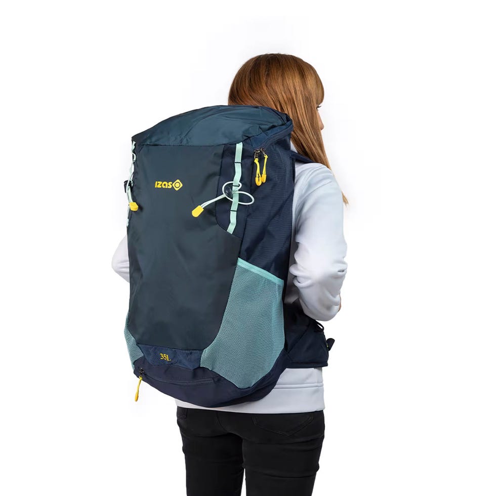 mochila de trekking y montaña izas para camino de santiago