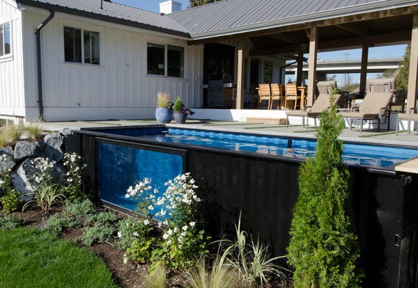 La piscina fuori terra dei sogni: d'estate ti tuffi, in inverno diventa spa