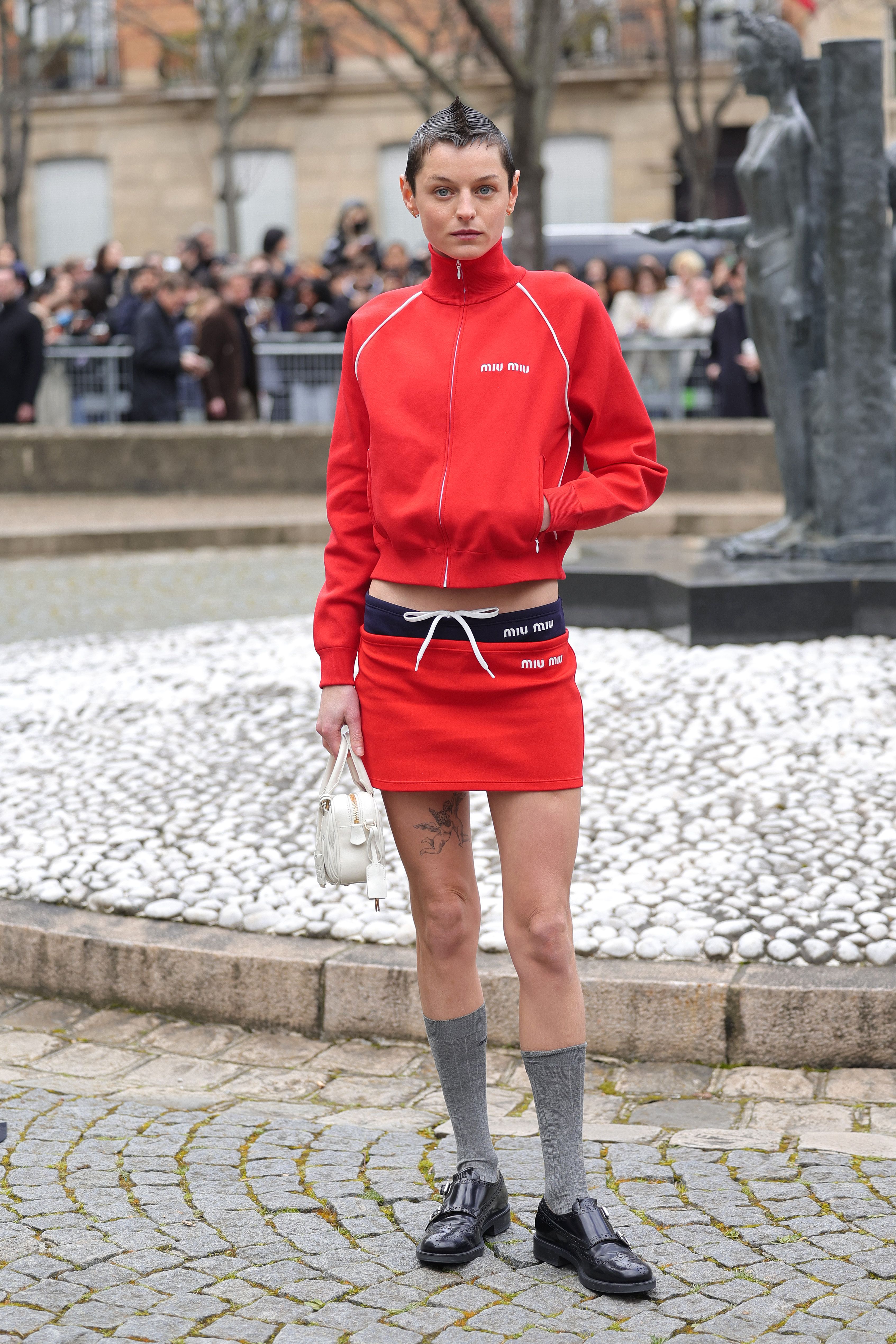 Moda 2024 Tutte Le Foto Dei Look Pi Belli Delle Celebrity Alla Paris   Moda 2024 Paris Fashion Week Mia Khalifa Emily Ratajkowski 4 65e7304835e32 