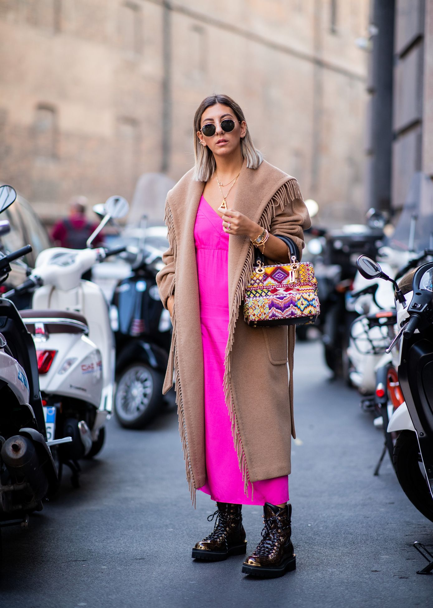 Rosa shocking abbinamenti furbi per look moda inverno 2019