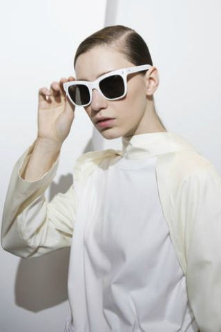 Eyewear, Sunglasses, White, Glasses, Cool, Vision care, Chin, Fashion, Forehead, aviator sunglass, 