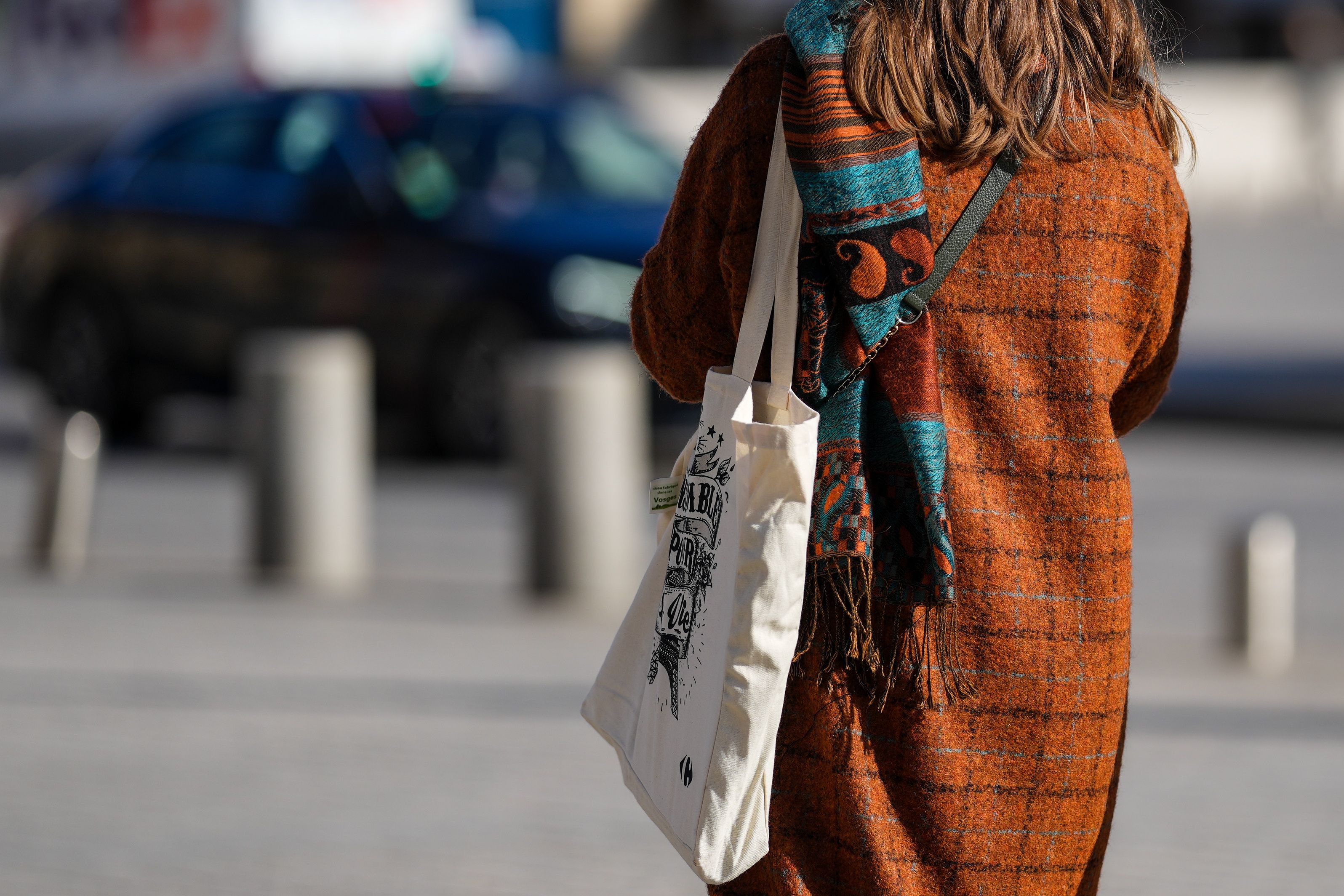 Moda sostenibile: la catastrofe ambientale delle borse di tela