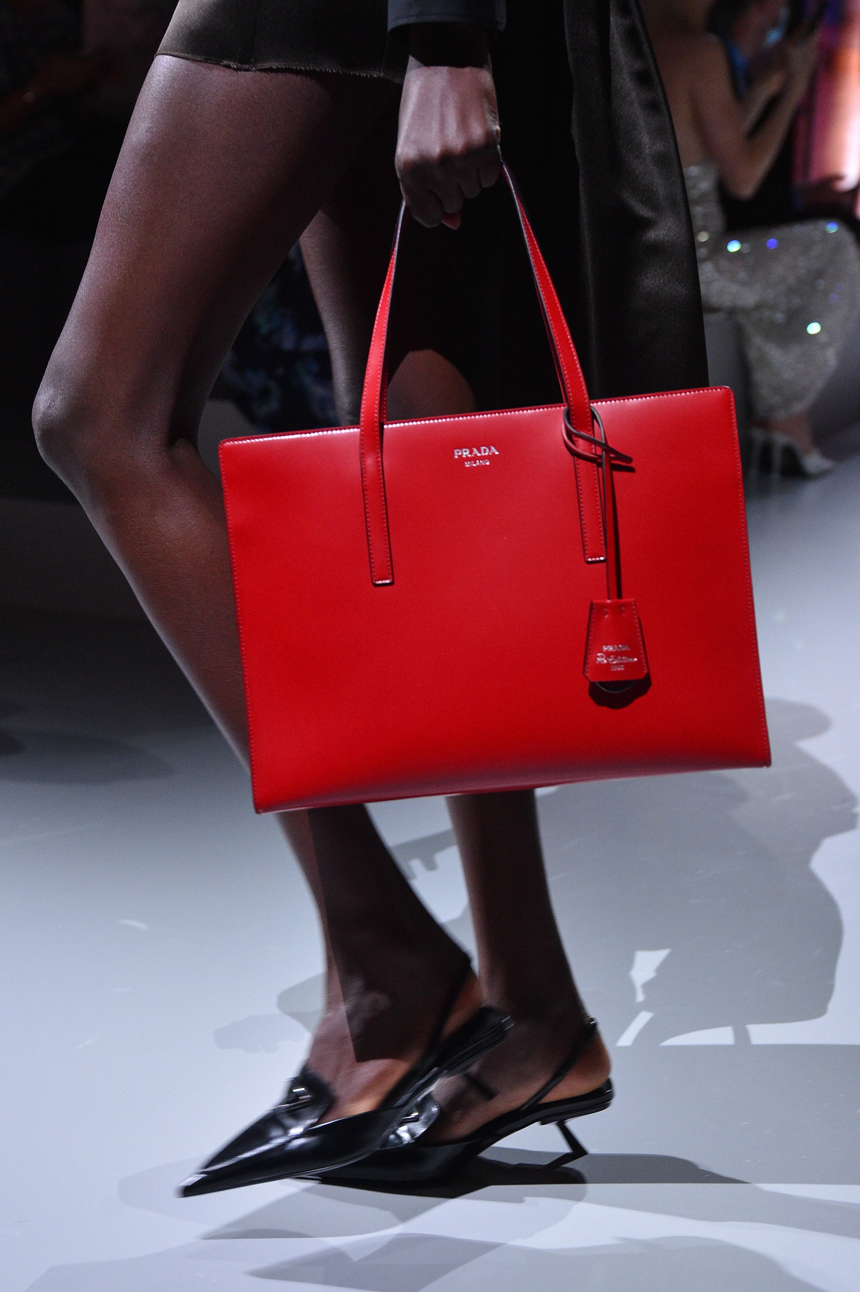 Red details. This is my new Favourite bag for the summer season