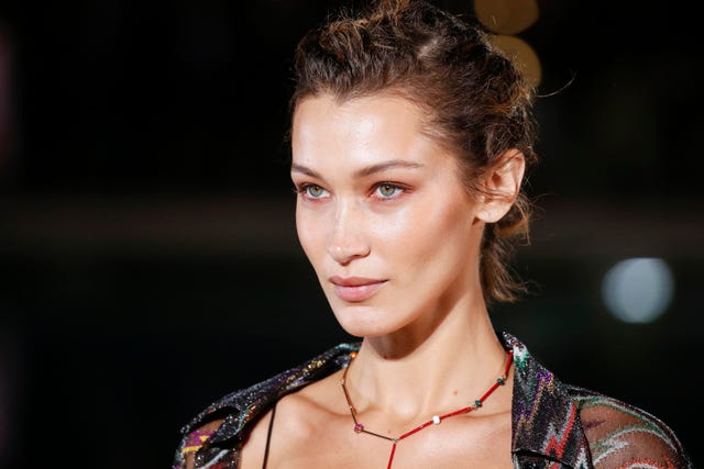 Bella Hadid's Signature Hairstyle Is Easy To Do