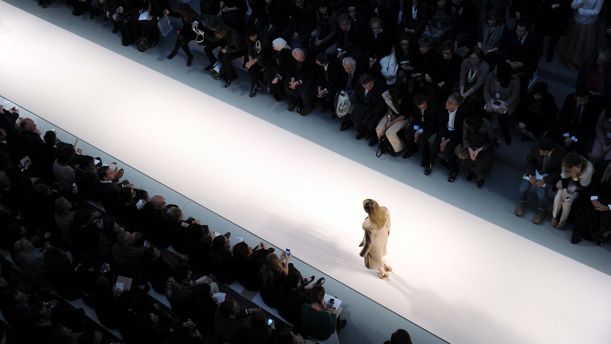 How Luxury brands weigh between heritage and fashion?