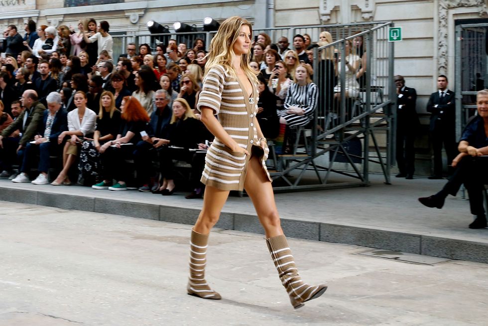 chanel runway paris fashion week womenswear ss2015