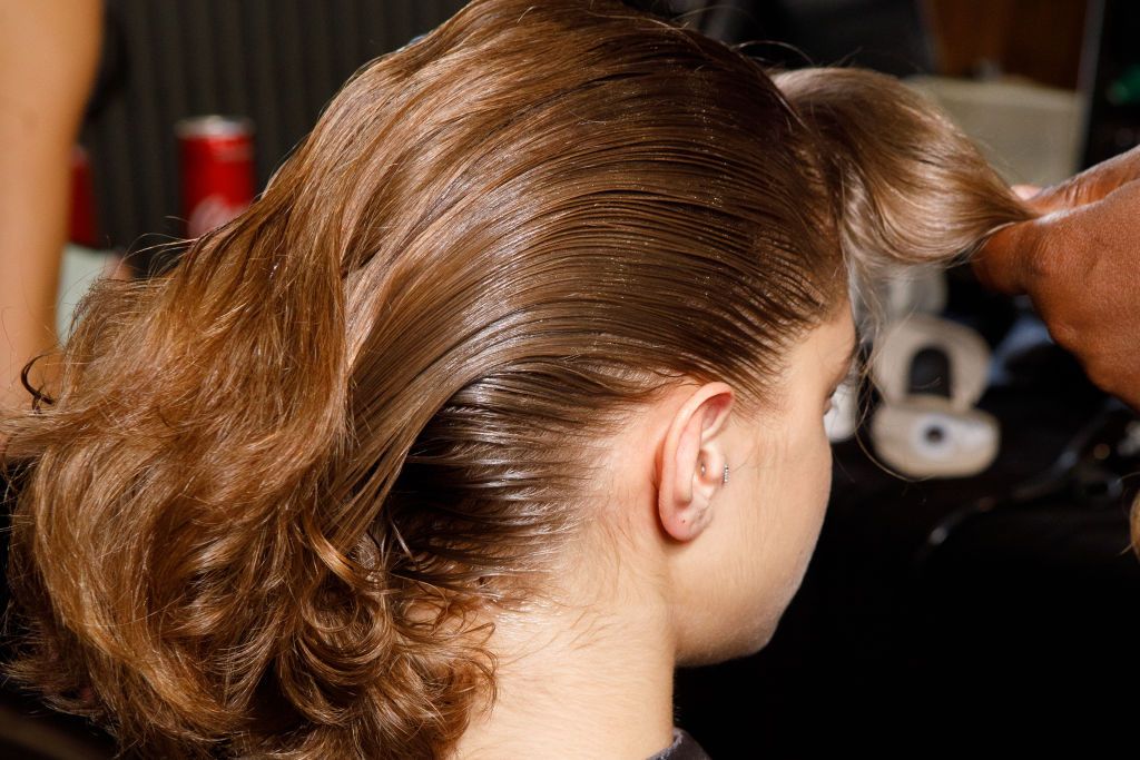 37 Simple Updos That are Cute & Easy for Beginners