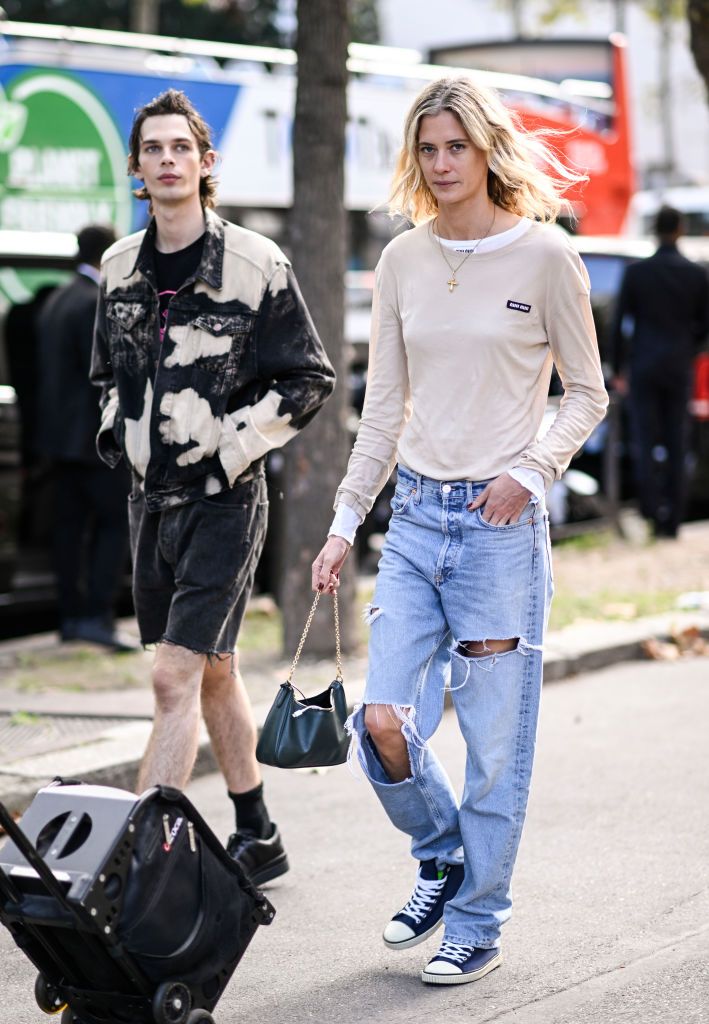 Las zapatillas de running en los looks de street style