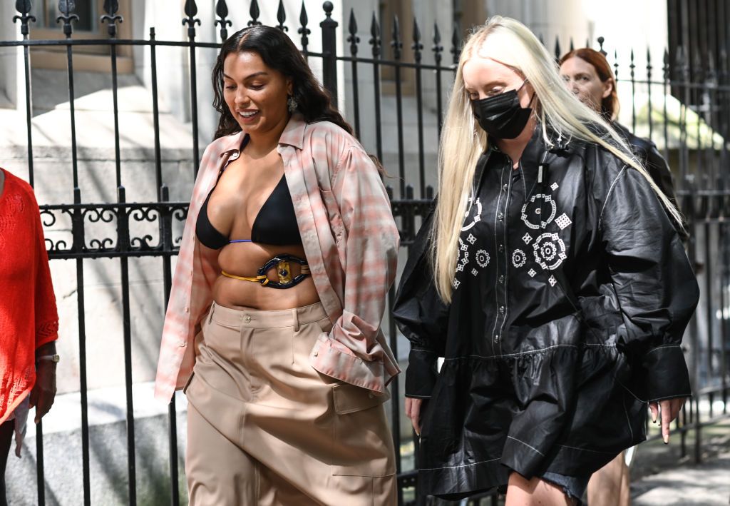 We're here for these 16 bare midriff street style looks spotted at New York  Fashion Week
