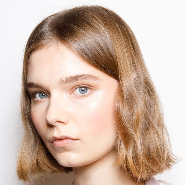 15 Frizzy Hair Tips: How to Fix Frizzy Hair and Flyaways in 2023