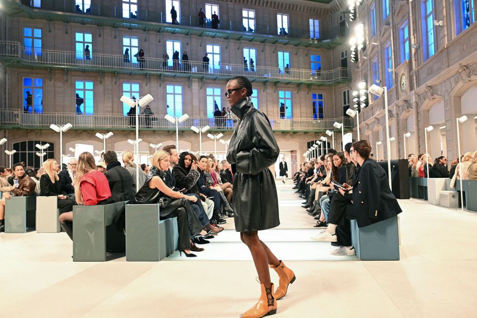 Hinh anh 1: Bo suu tap Thu Dong Louis Vuitton 2025 co gi moi?