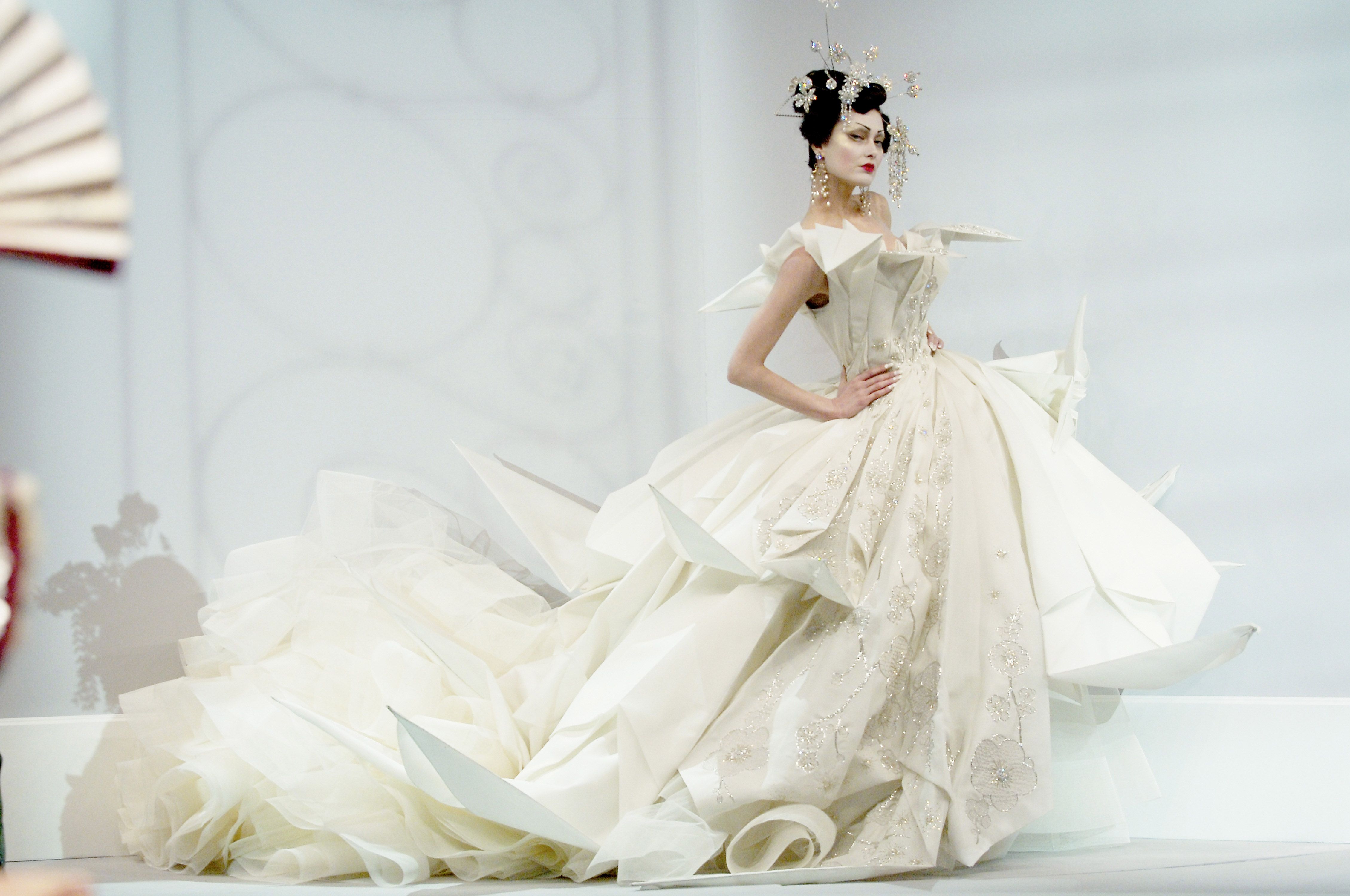Los mejores 12 momentos de John Galliano para Dior (que te dejarán sin  palabras)