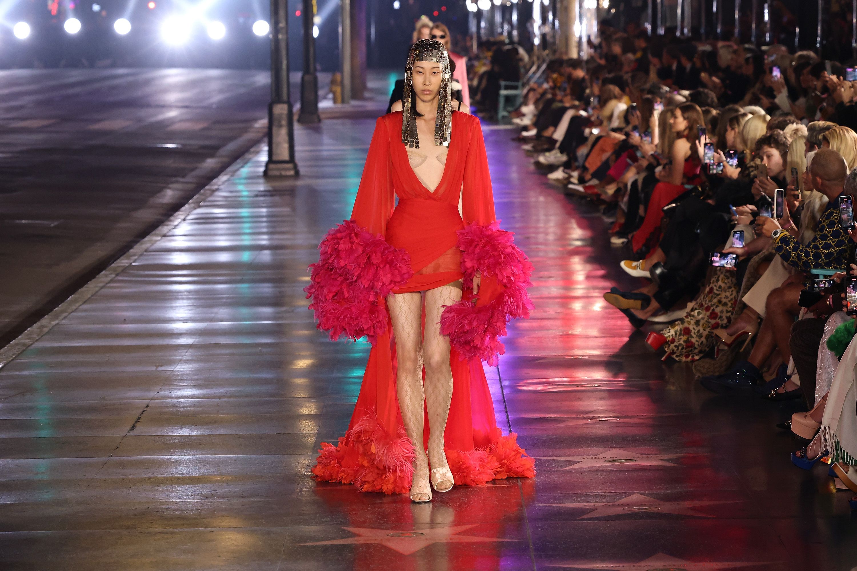 Vestiti moda 2021: i look dalla sfilata Gucci a Los Angeles