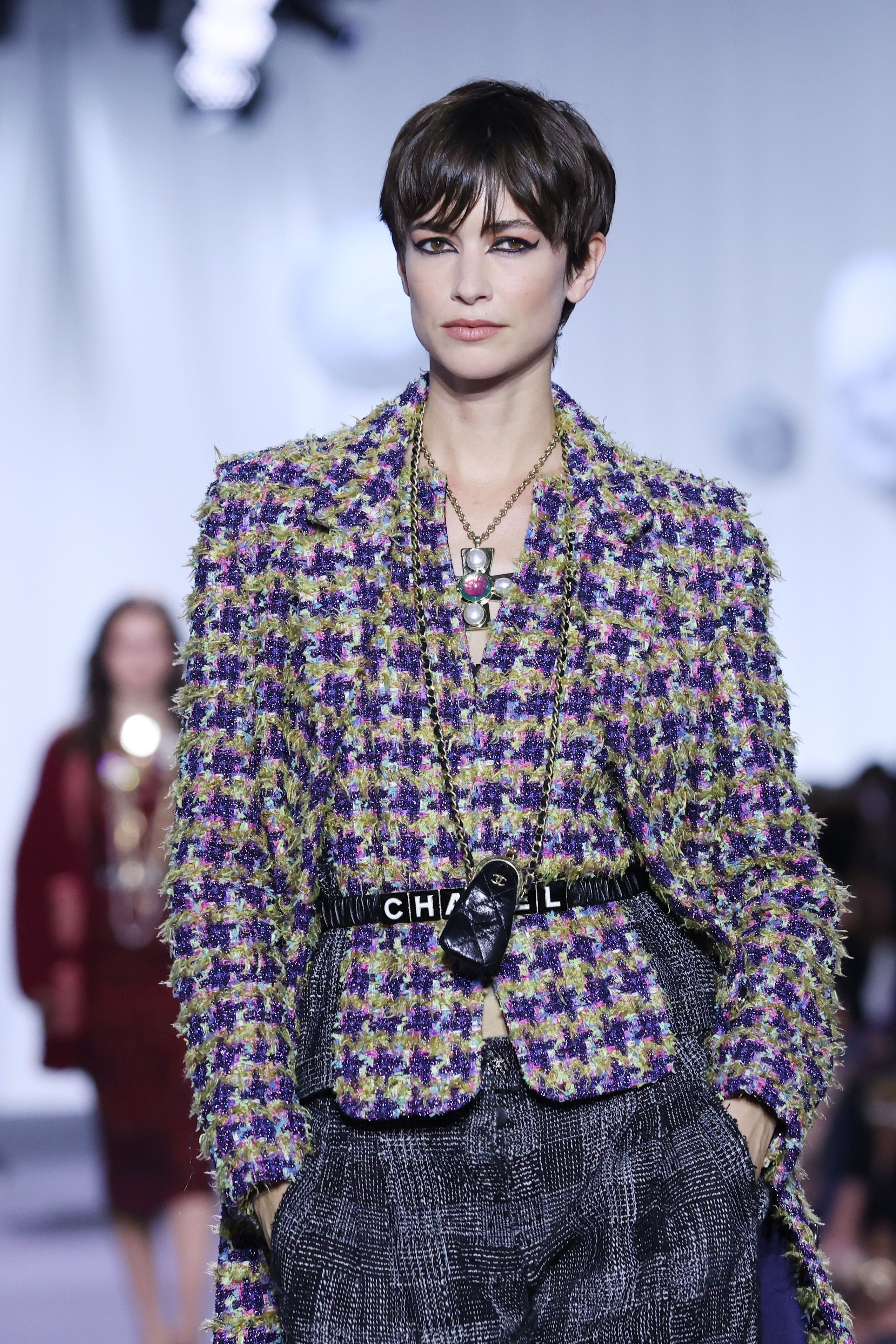 Moda 2022: le tendenze dalla sfilata Chanel Metiérs d'art a Firenze