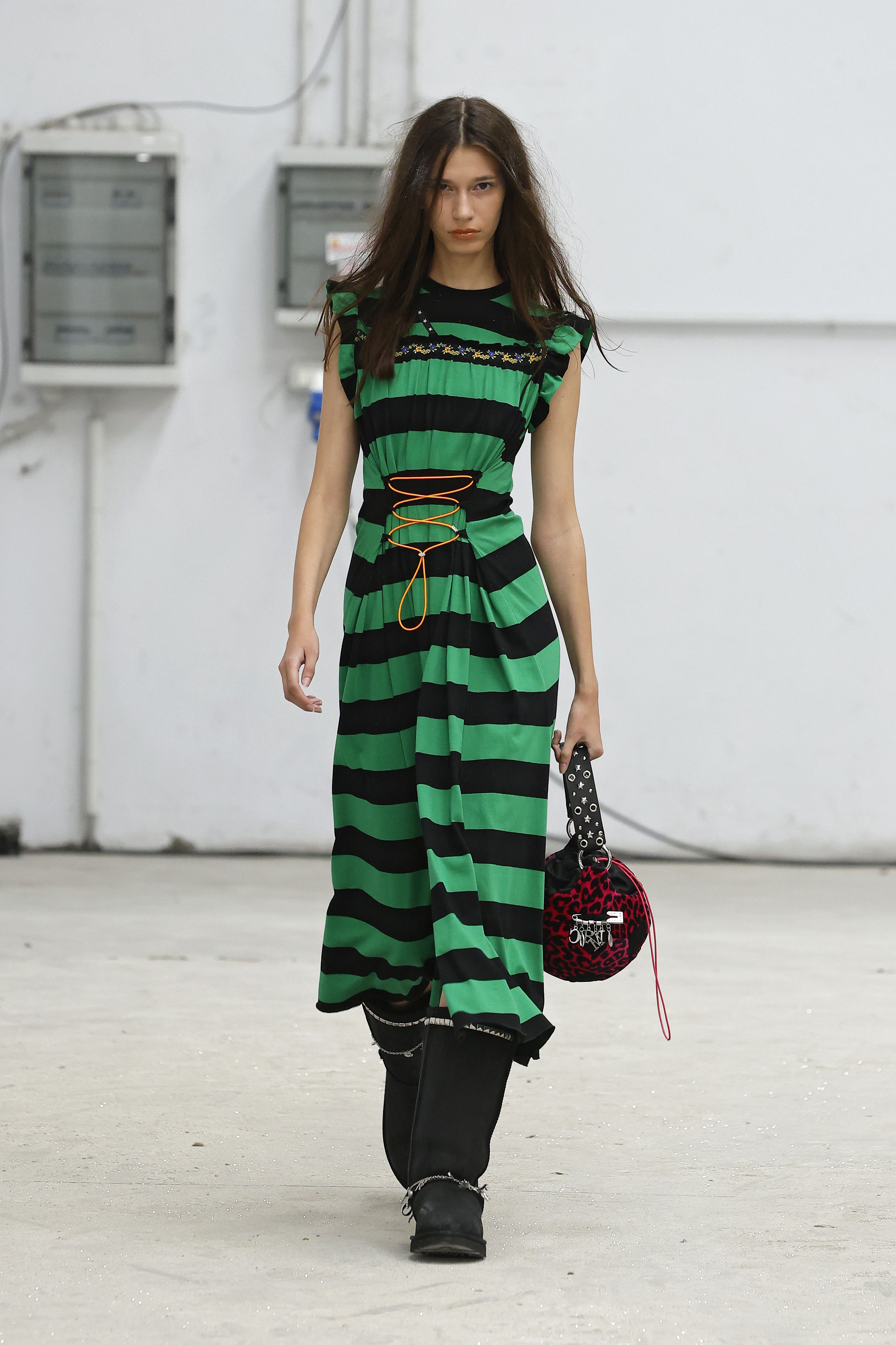 I Look E Le Tendenze Per Il 2024 Della Milano Fashion Week   Model Walks The Runway At The Cormio Fashion Show During News Photo 1695463044 