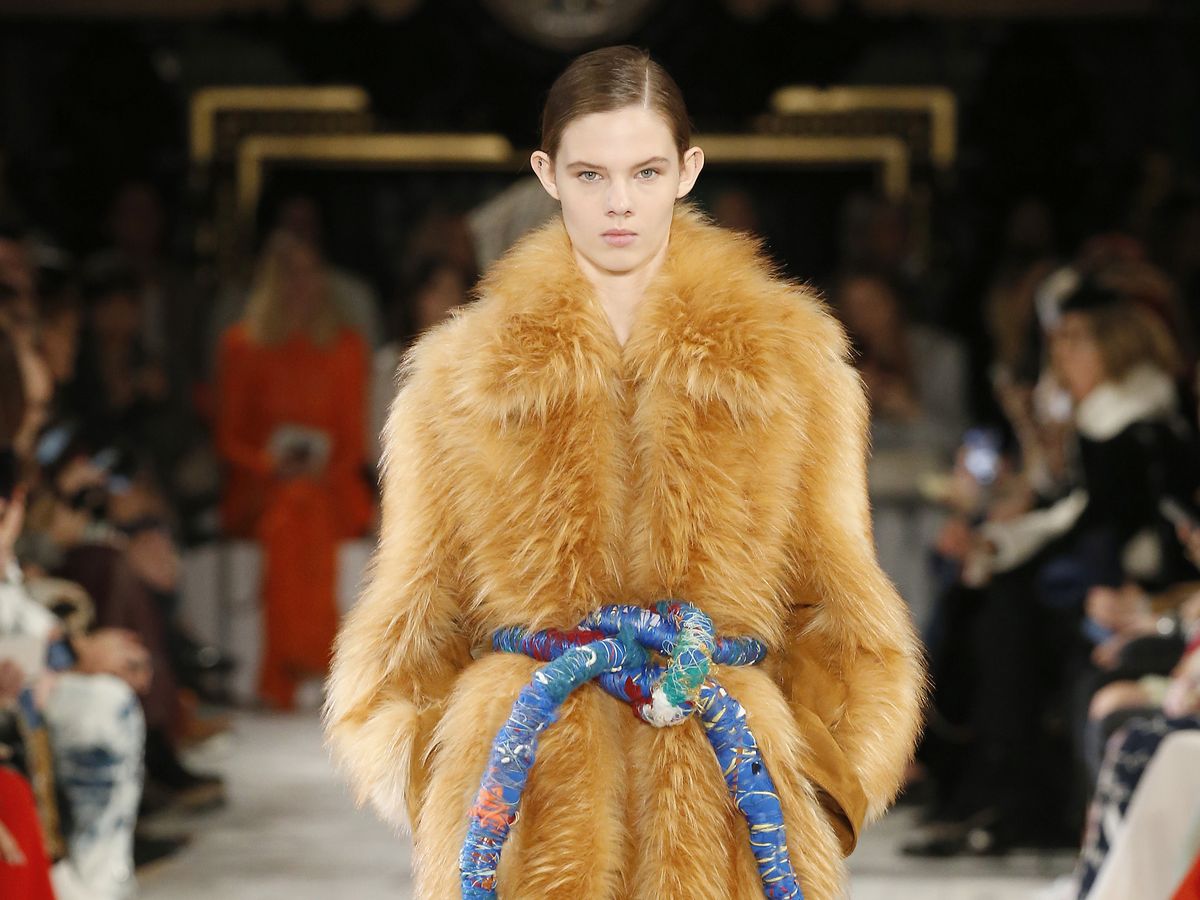 London Fashion Week and designers are banning fur, but sales are up - Vox