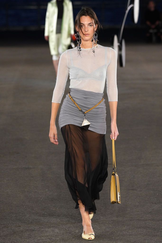 Elisabetta Canalis con la maglia trasparente è sexy a New York