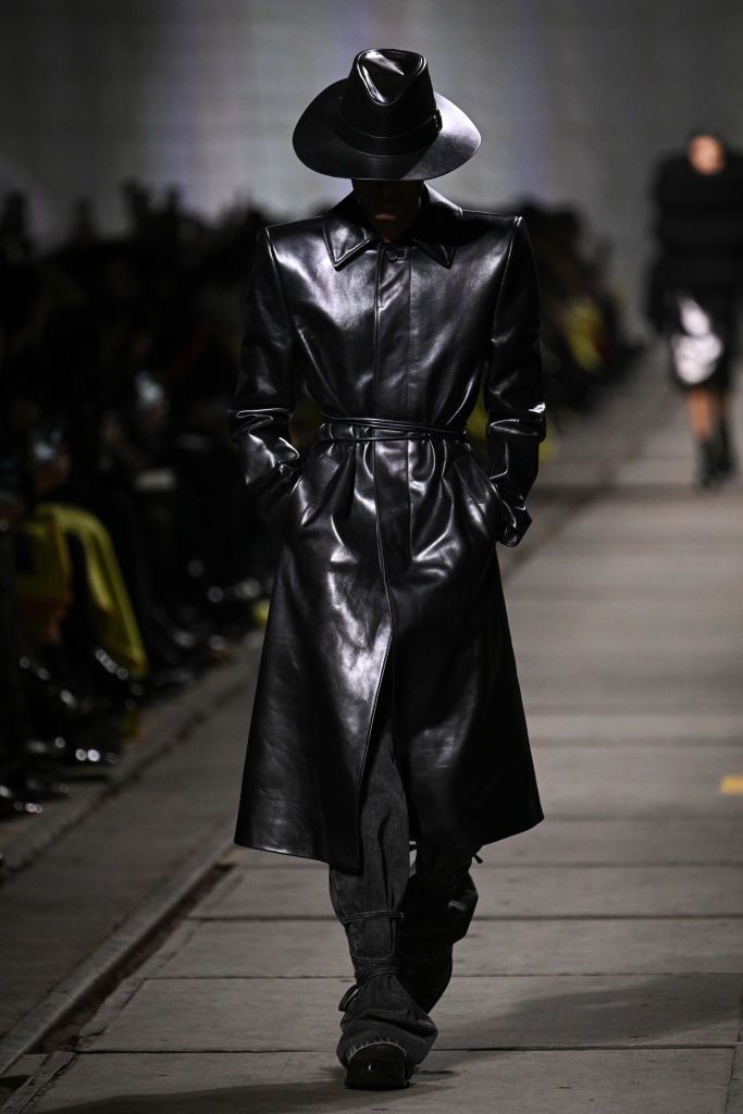 alexander mcqueen  runway paris fashion week womenswear fallwinter 2024 2025