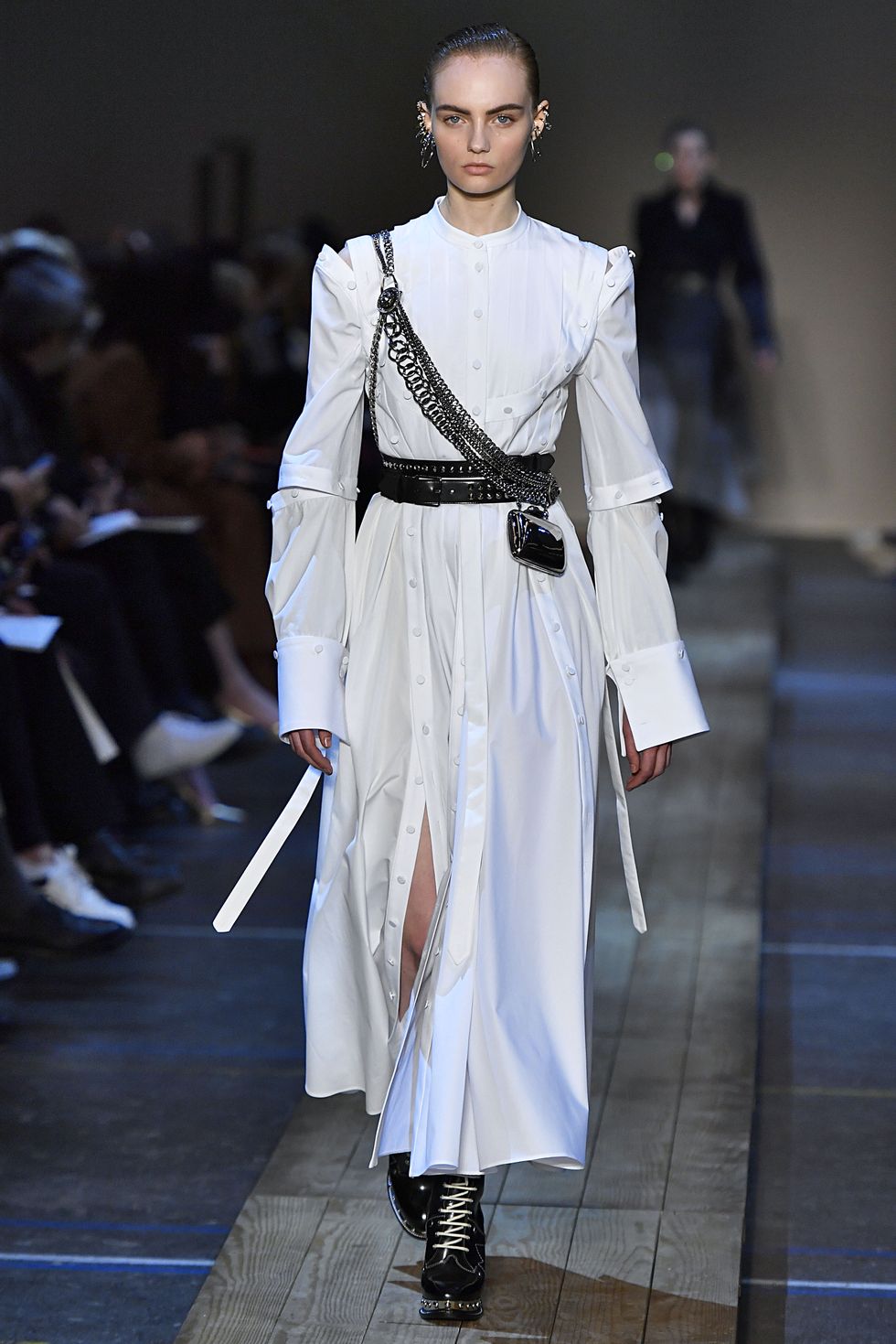 Alexander McQueen - Runway - Paris Fashion Week Womenswear Fall/Winter 2019/2020