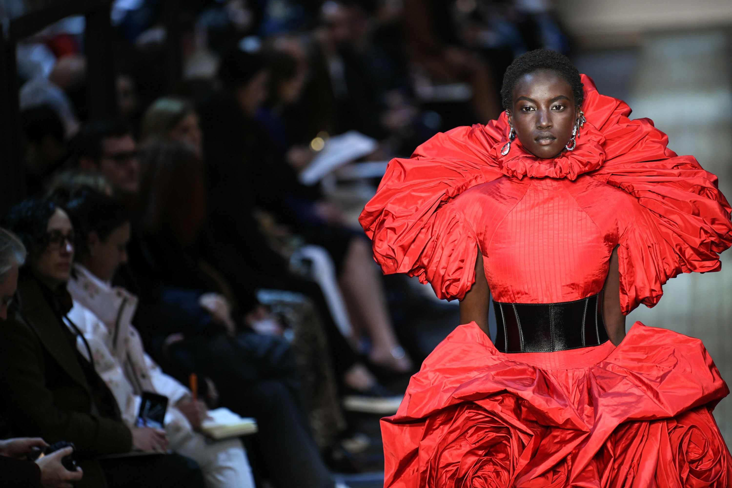 The Exquisite Details at Alexander McQueen s Fall 2019 Show