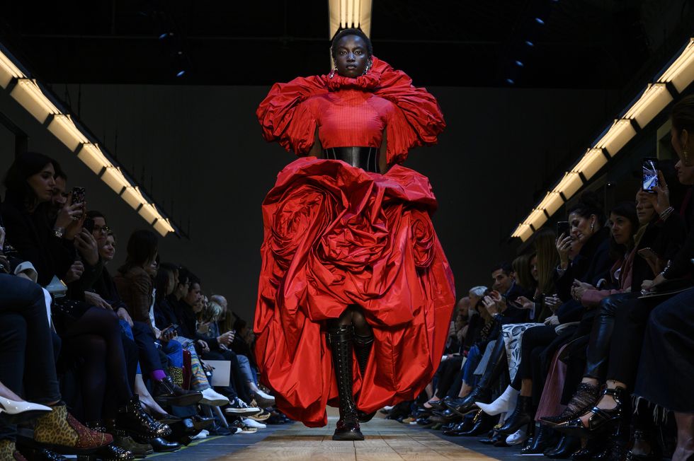 alexander mcqueen runway paris fashion week womenswear fallwinter 20192020