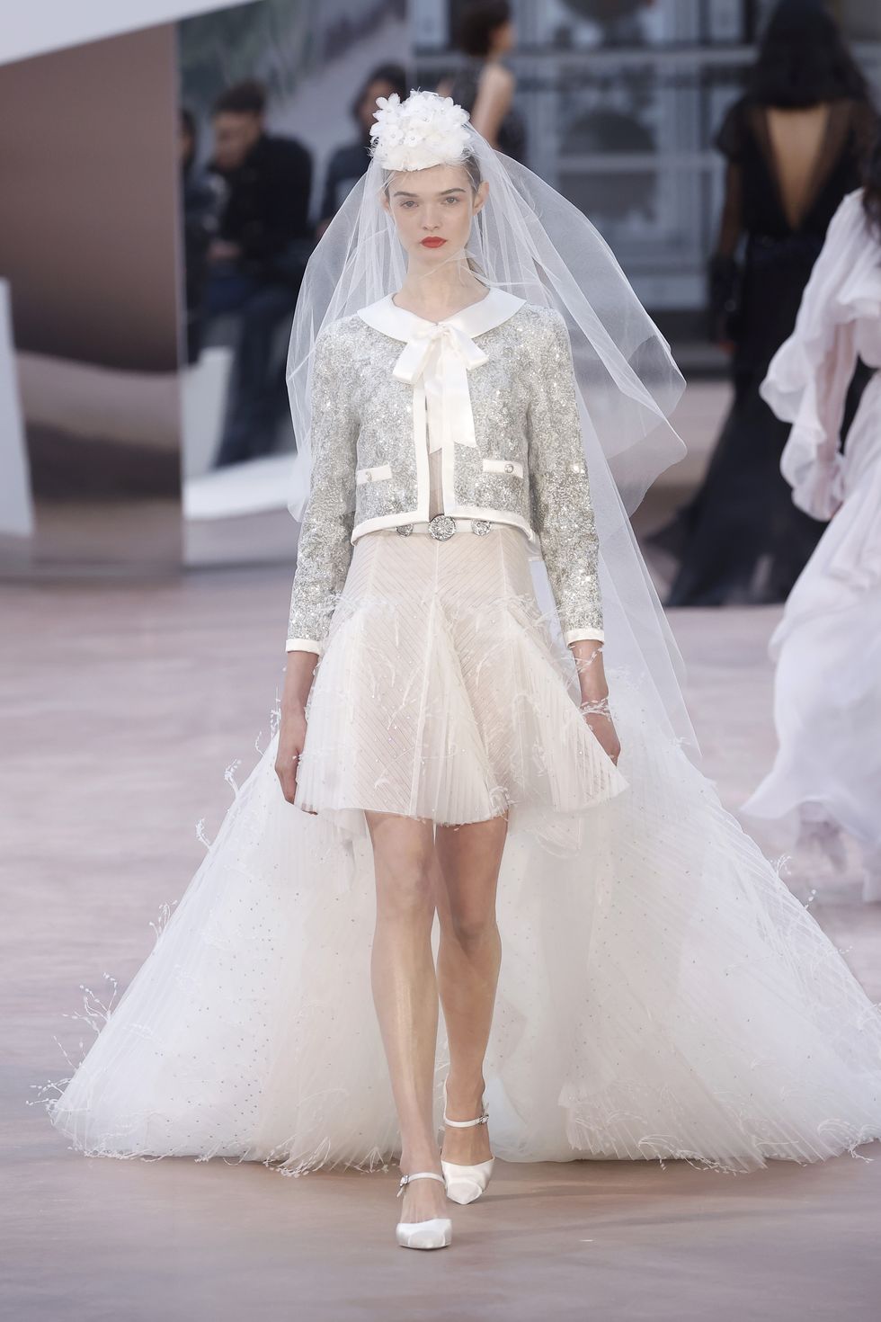 花嫁の夢のドレスの宝庫! 2025年春夏パリ・オートクチュール 花嫁の夢のドレスの宝庫! 2025年春夏パリ・オートクチュール