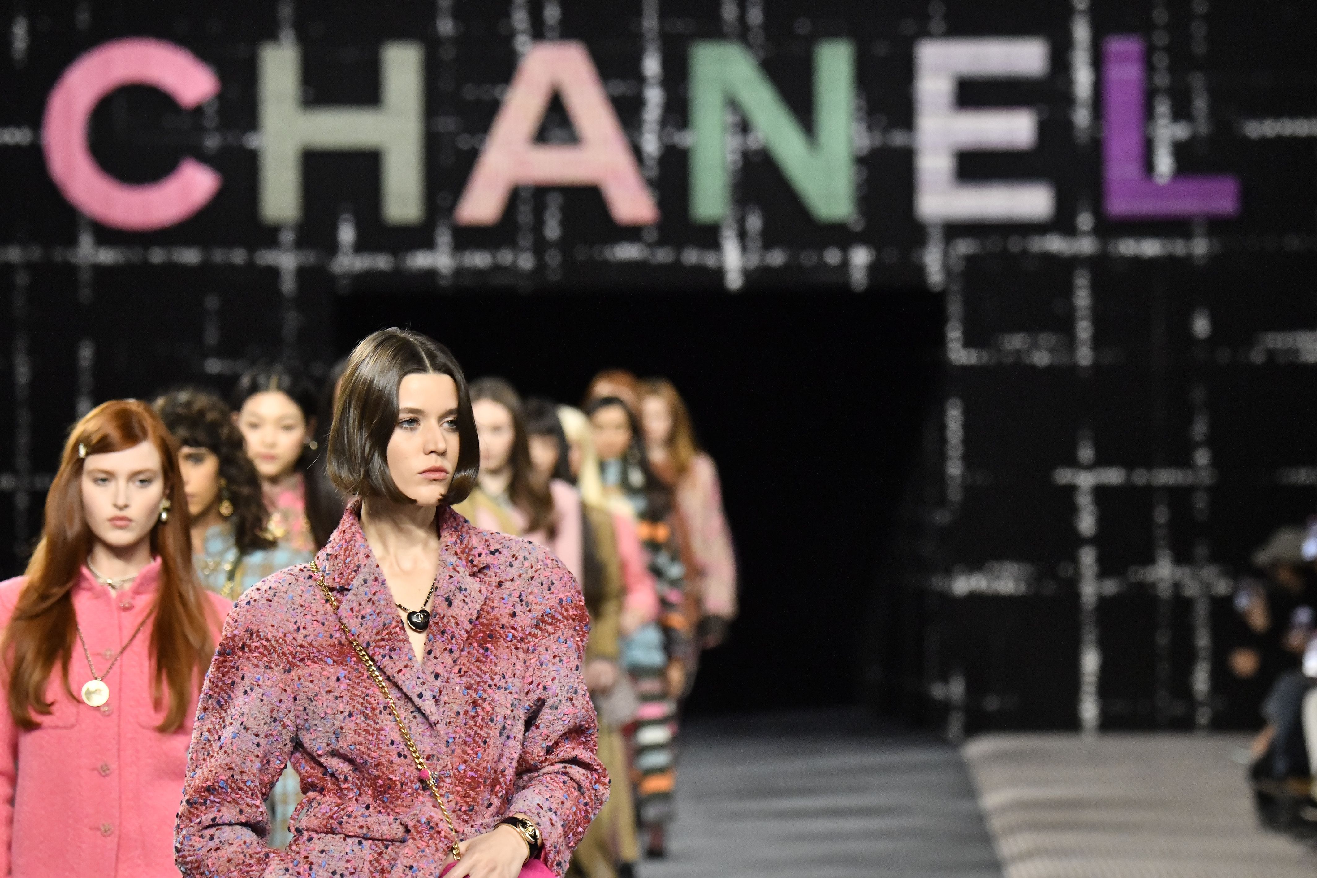 celebrities vestono Chanel alla sfilata Autunno Inverno 2022