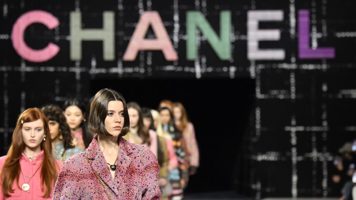 preview for CHANEL 2022-23 Fall Winter Collection