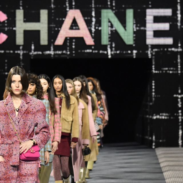 Louis Vuitton pays tribute to the youth in a fall-winter 2022-2023