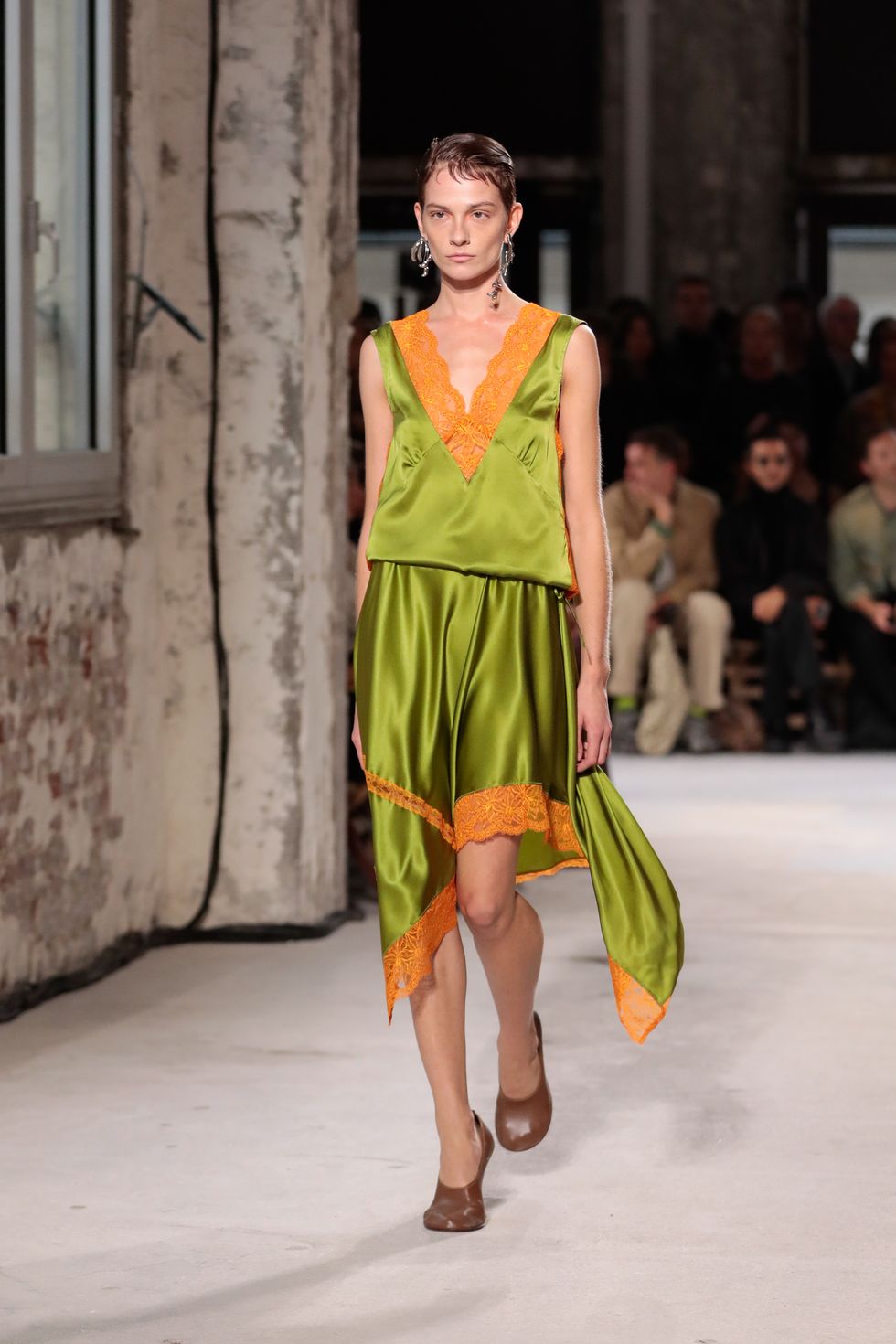 dries van noten: runway paris fashion week womenswear spring summer 2025