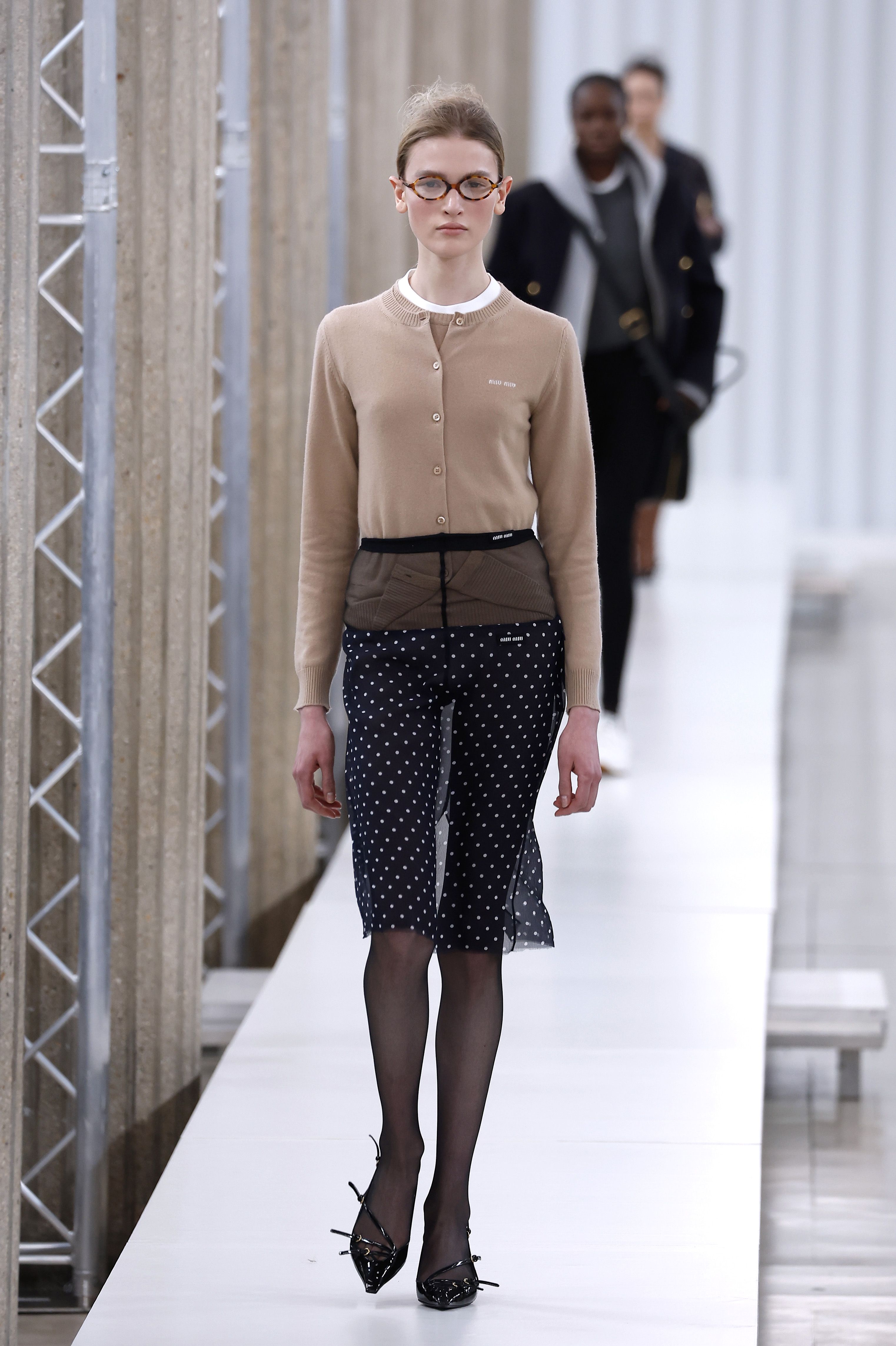 かなりレア新品2023年ファッションショー　ミュウミュウ　ポルカドット シフォン スカート