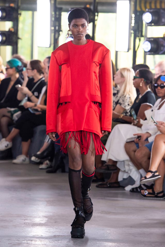 sacai runway springsummer 2024 paris fashion week