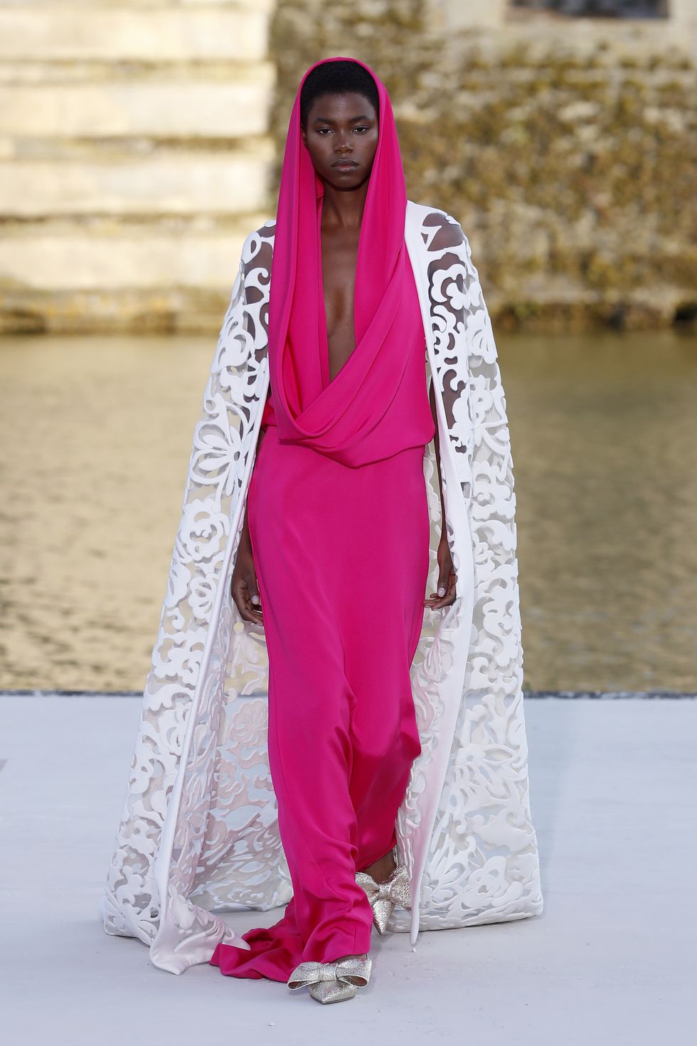 Valentino Haute Couture Fall Winter 2023-2024 - RUNWAY MAGAZINE ® Official