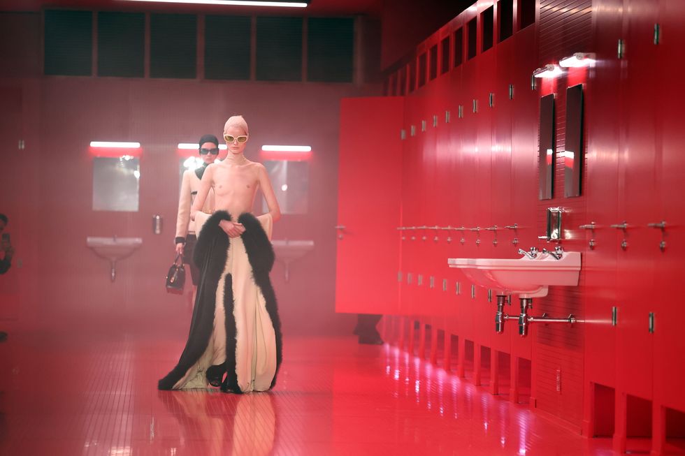 valentino "le méta théâtre des intimités" runway paris fashion week womenswear fall/winter 2025 2026