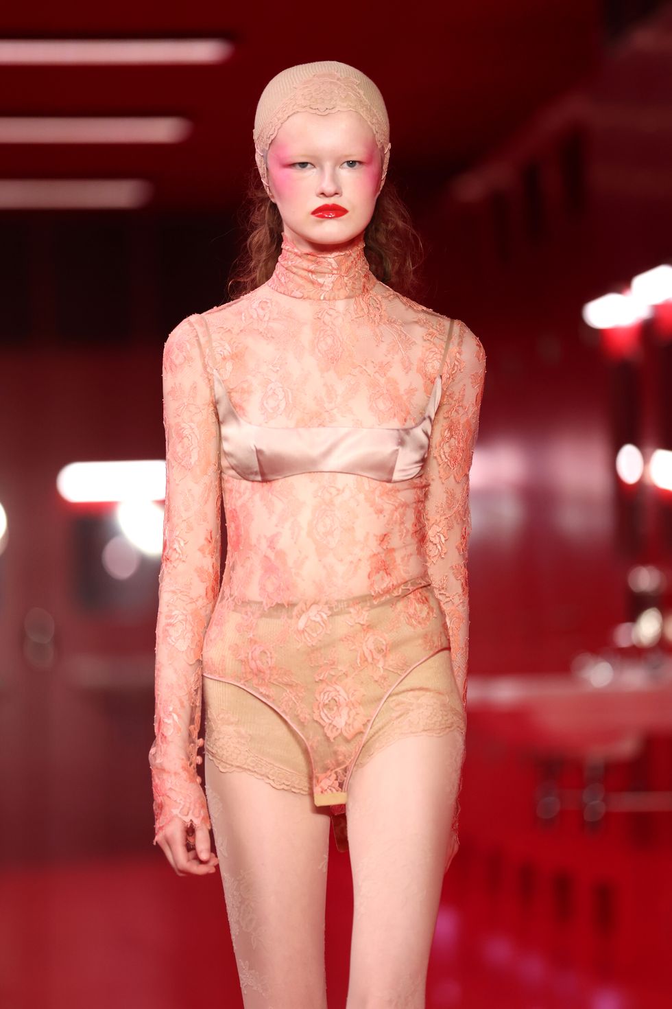 valentino "le méta théâtre des intimités" runway paris fashion week womenswear fall/winter 2025 2026