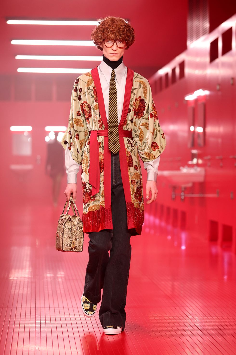 valentino runway paris fashion week womenswear fall/winter 2025 2026
