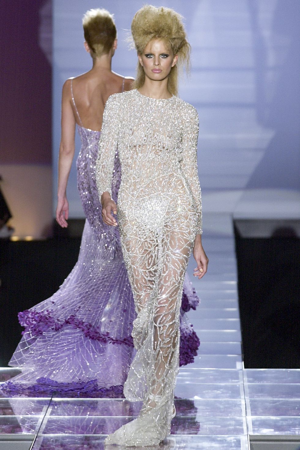 versace runway fallwinter 2001 2002 paris haute couture fashion week