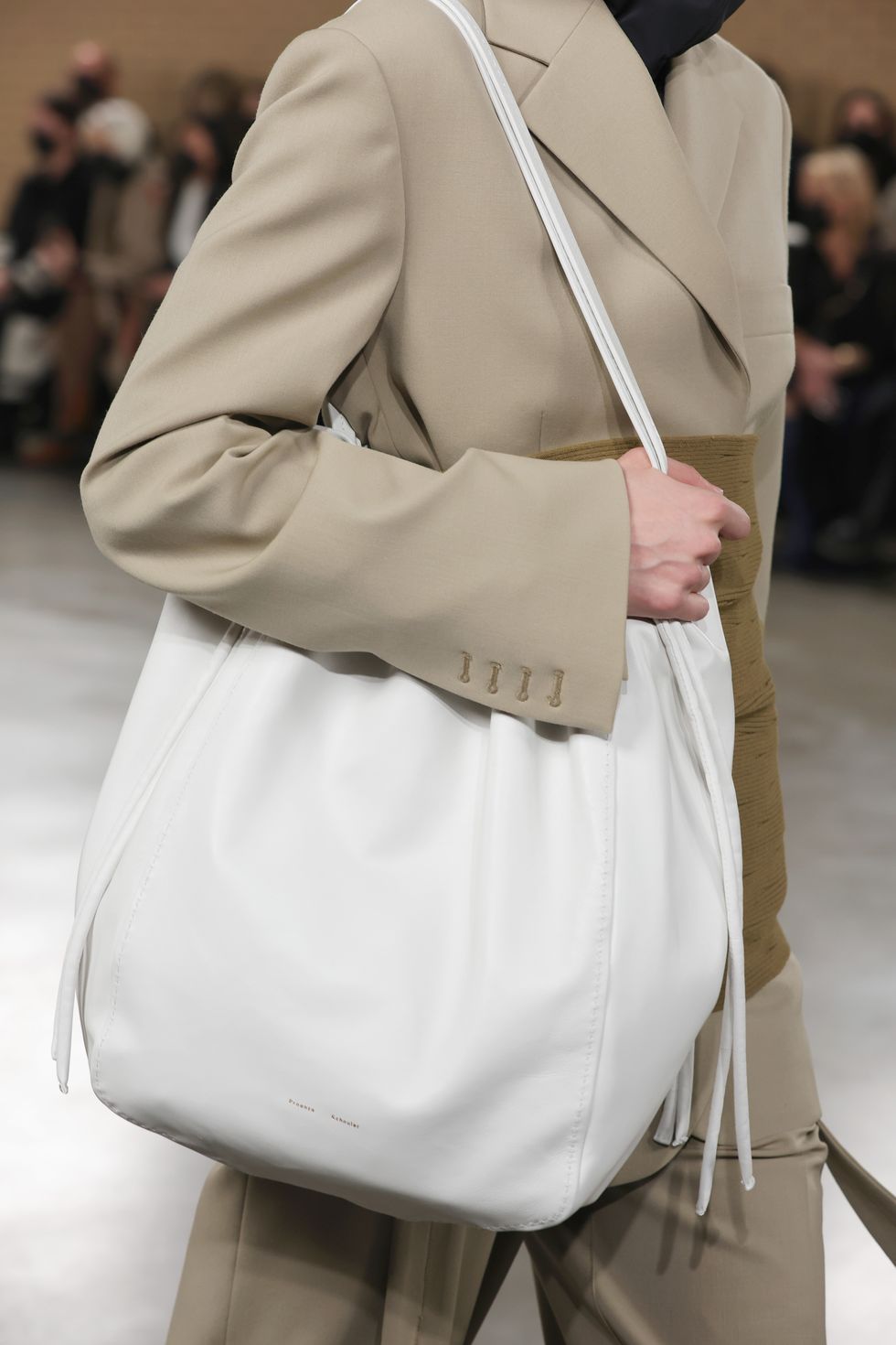Gorgeous Winter Bag Trends - Winter 2022 2023 Hand Bag Trends