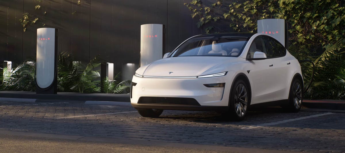 Tesla vehicles navigating autonomously at Giga Texas