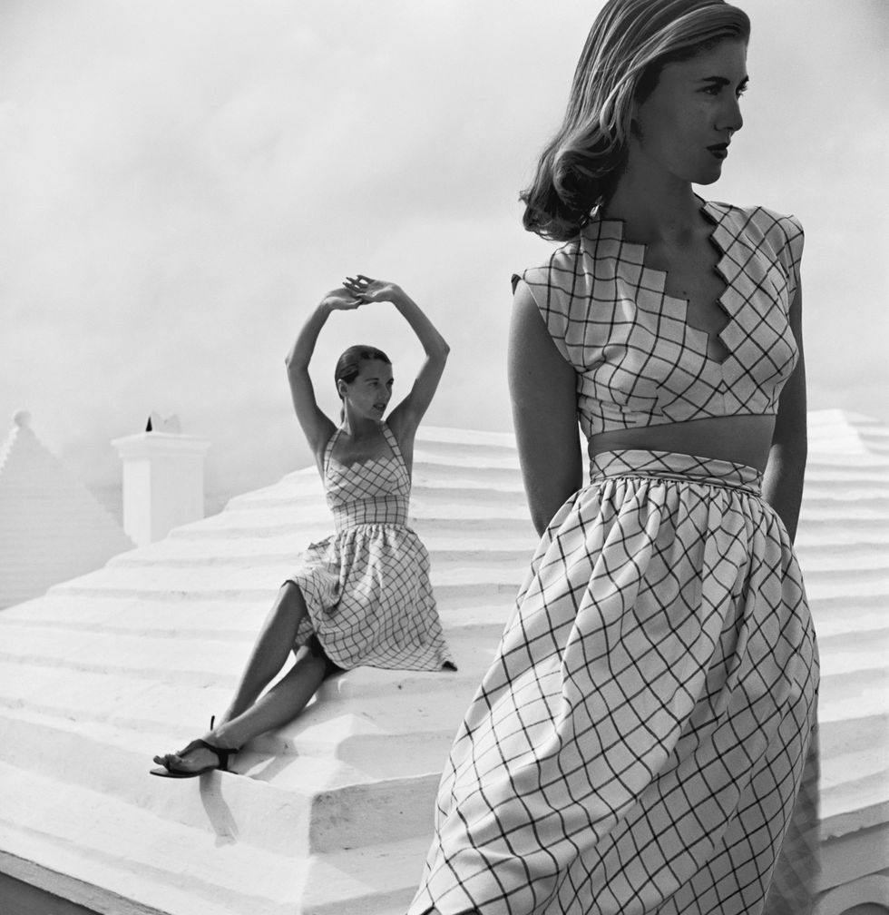 Modelos con vestidos de verano de Claire McCardell