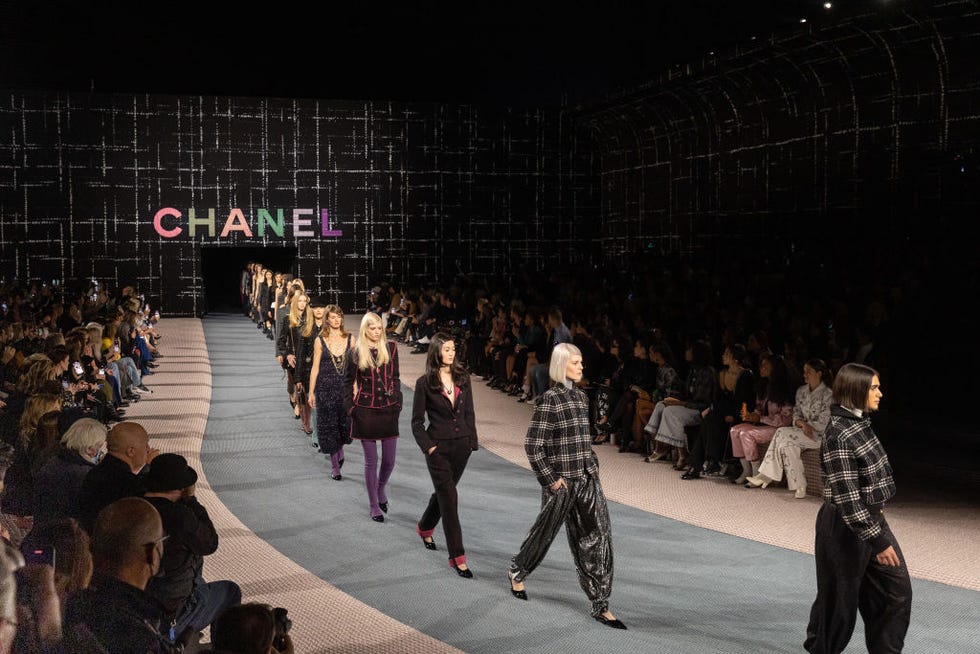 Paris Fashion Week: la sfilata uomo Louis Vuitton FW 2023 celebra