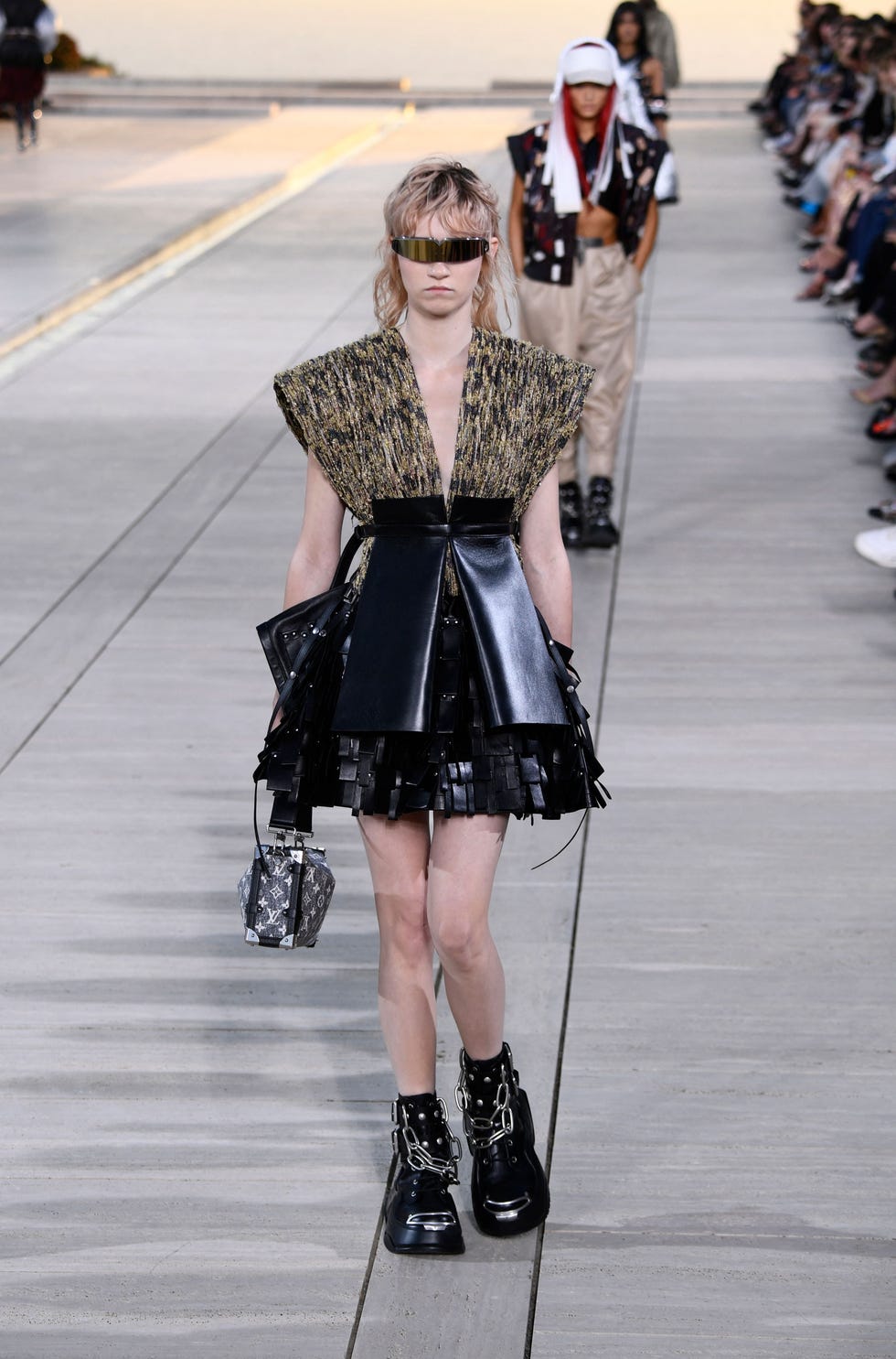 Sfilata Resort 2023 @LouisVuitton_HQ #LouisVuitton #moda #outfit