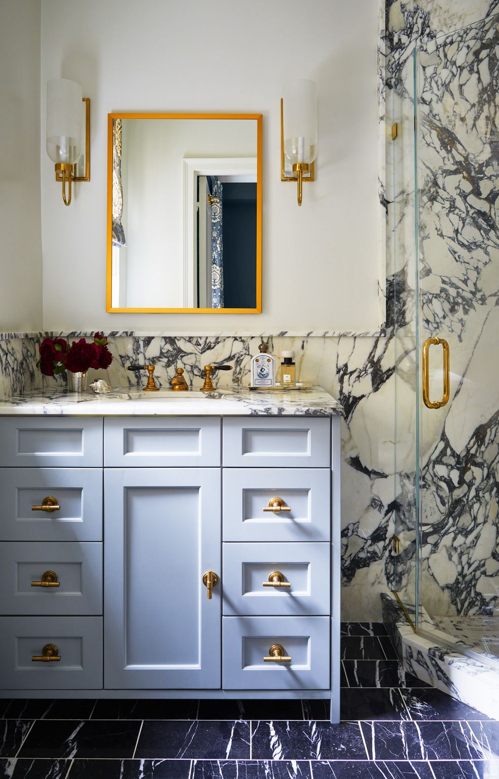 16 Modern Bathroom Ideas to Recreate In Your Own Home